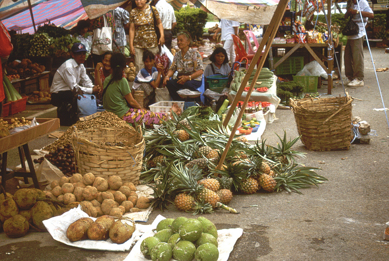 746_Kutching, op de markt.jpg